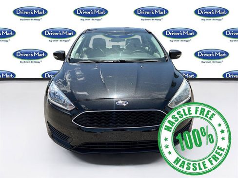 Used 2015 Ford Focus SE FWD image 2
