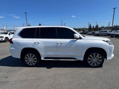 Used 2019 Lexus LX 570 4WD w/ Luxury Package image 8