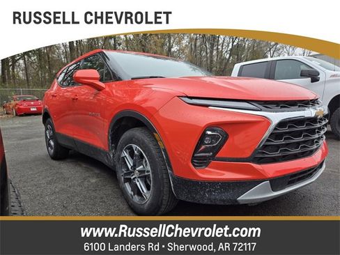 Used 2025 Chevrolet Blazer LT image 1