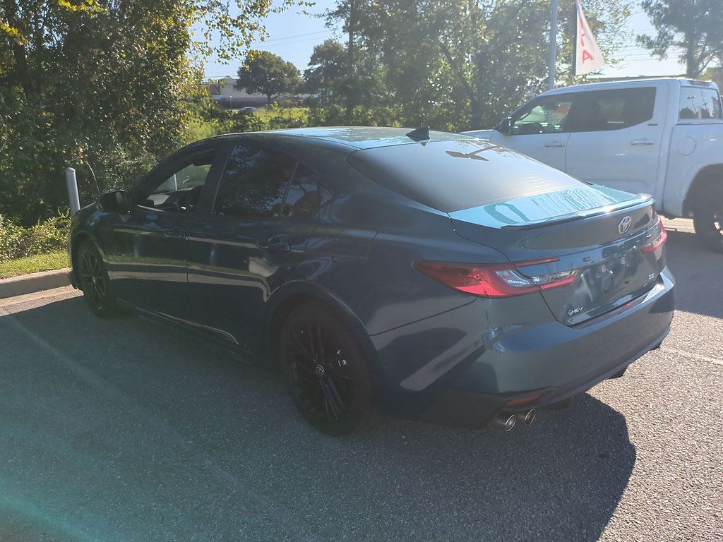 Used 2025 Toyota Camry SE FWD image 4