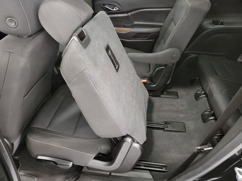 Used 2023 GMC Acadia SLE w/ Driver Convenience Package image 25