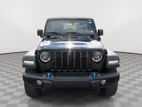 Used 2023 Jeep Wrangler Unlimited w/ Cold Weather Group AWD/4WD image 2