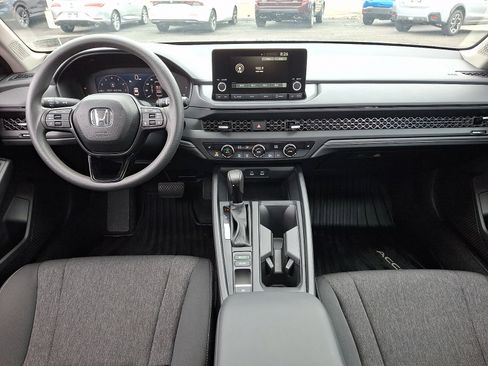 Used 2025 Honda Accord SE image 11
