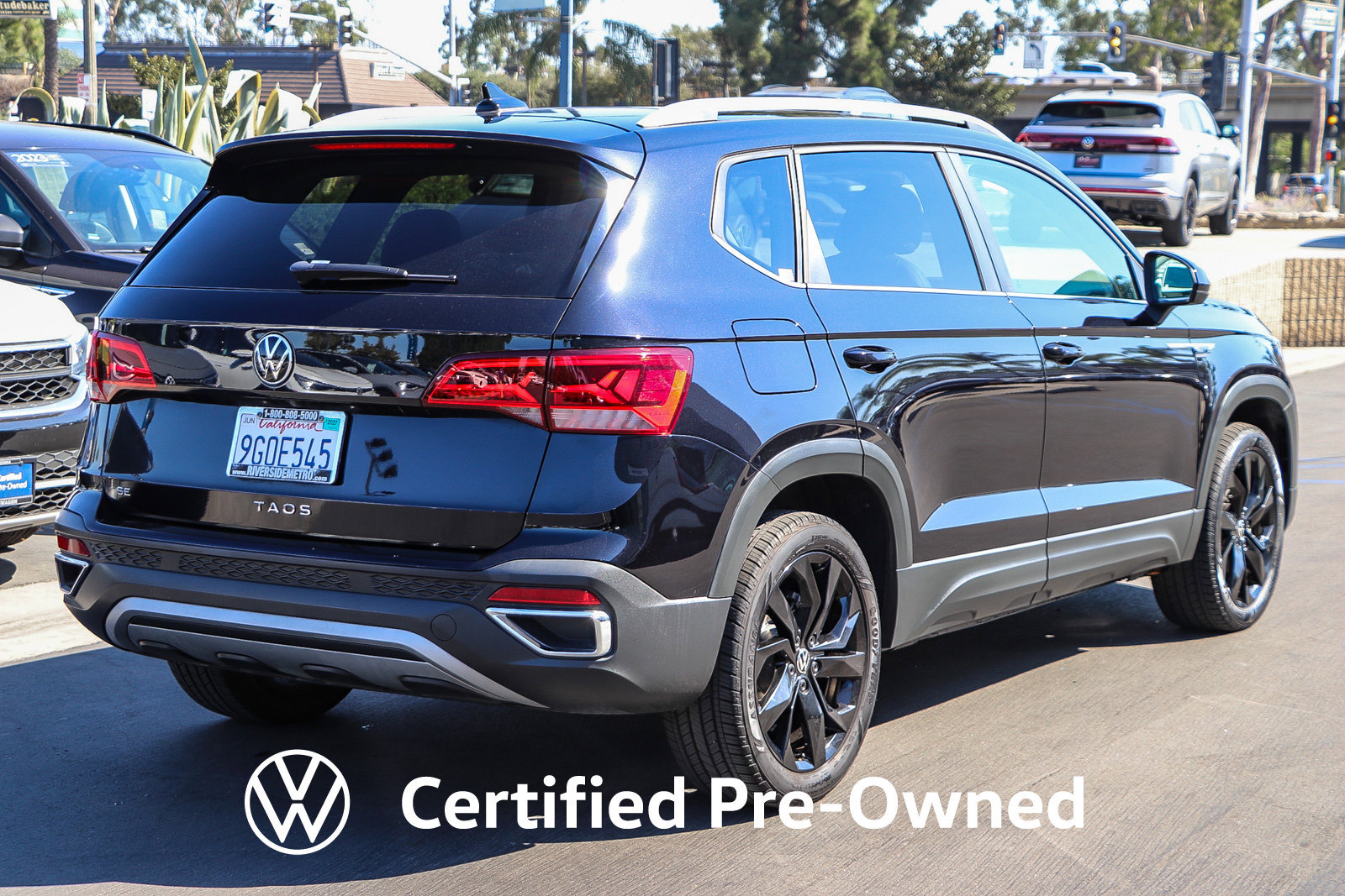 Certified 2023 Volkswagen Taos SE w/ Panoramic Sunroof Package FWD image 7