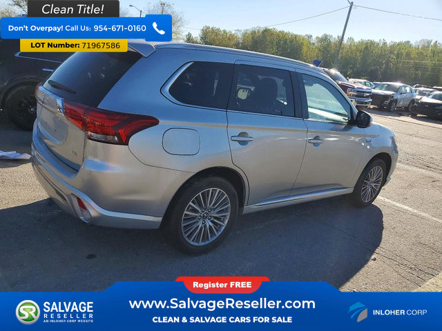 Used 2022 Mitsubishi Outlander 4WD Plug-In Hybrid image 4