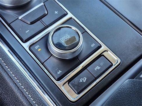 Used 2022 Ford Expedition XLT image 28