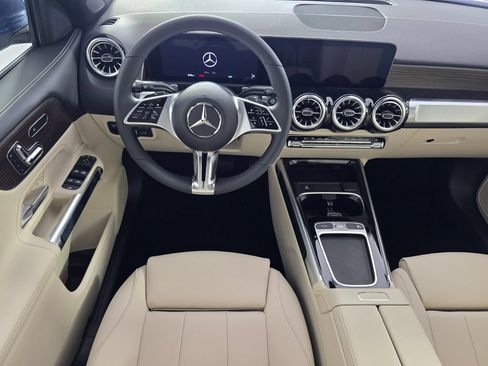 New 2026 Mercedes-Benz GLB 250 image 10