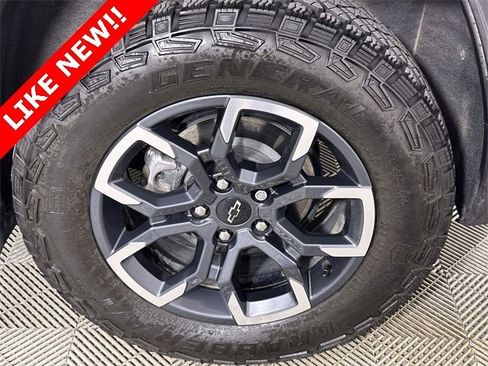 Used 2025 Chevrolet Equinox ACTIV w/ Safety and Technology Package image 34