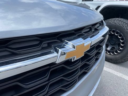 Used 2025 Chevrolet Trax LT FWD image 31