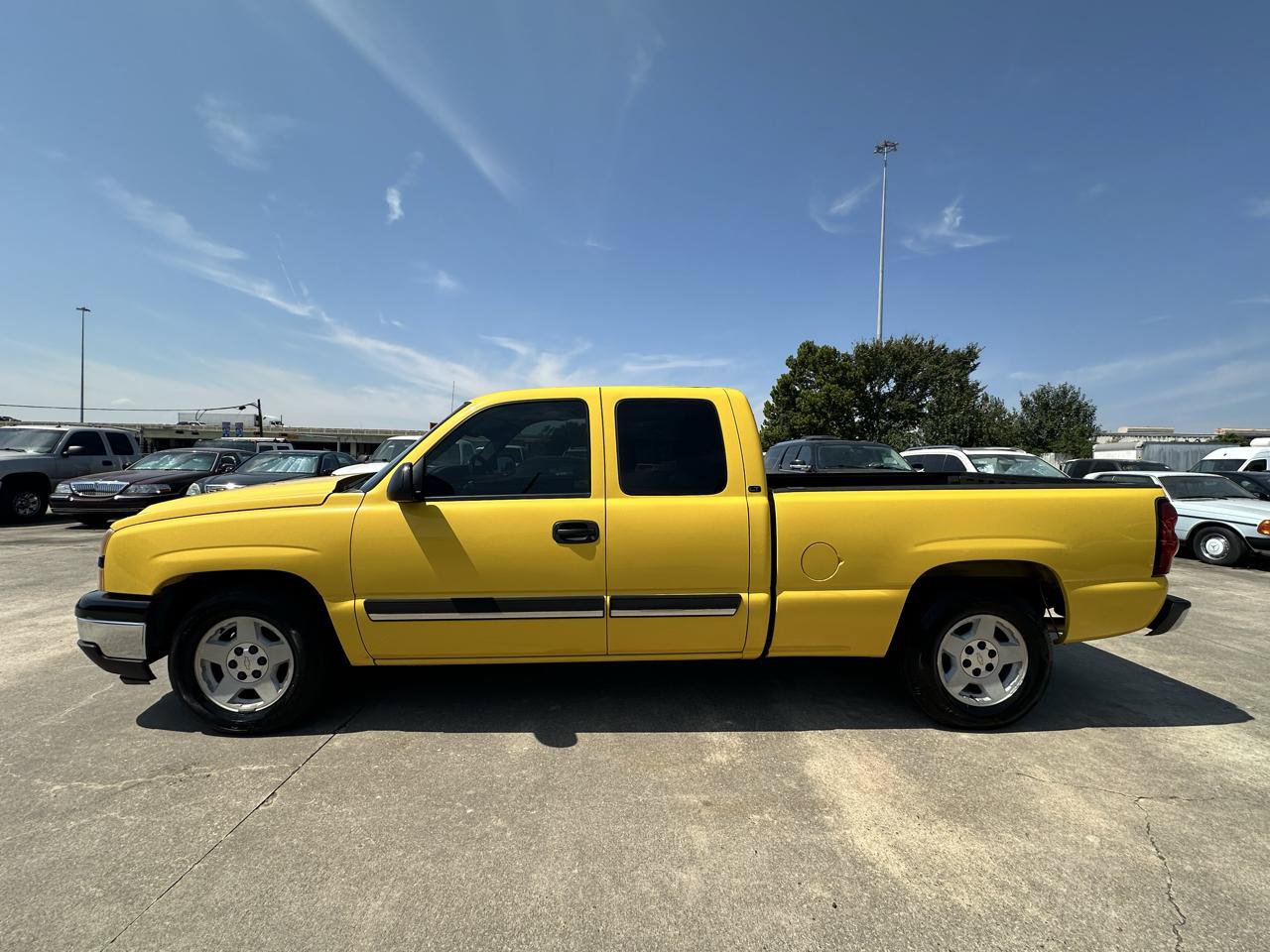 Used 2007 Chevrolet Silverado 1500 LT RWD image 2