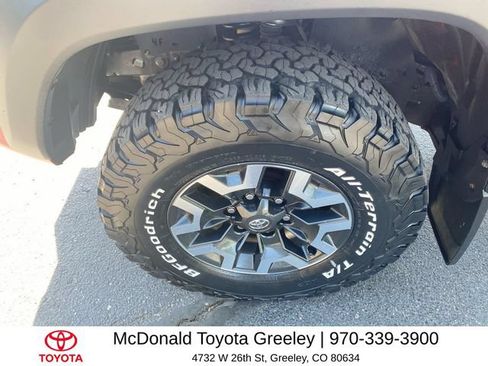 Used 2023 Toyota Tacoma TRD Off-Road w/ Advanced Technology Package AWD/4WD image 10