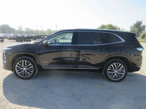 New 2026 Buick Enclave Avenir w/ Super Cruise Package image 9