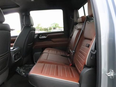 New 2025 GMC Sierra 2500 Denali Ultimate image 13