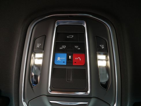 Used 2023 Jeep Grand Cherokee Altitude AWD/4WD image 35