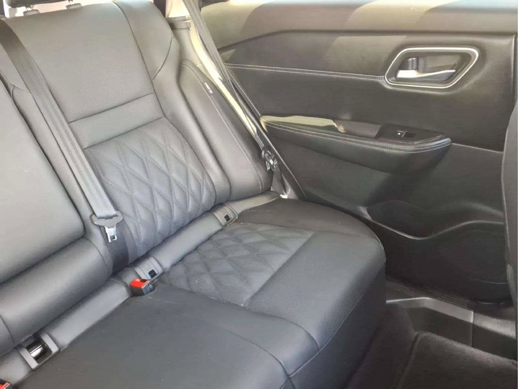 Certified 2025 Nissan Rogue Platinum FWD image 19