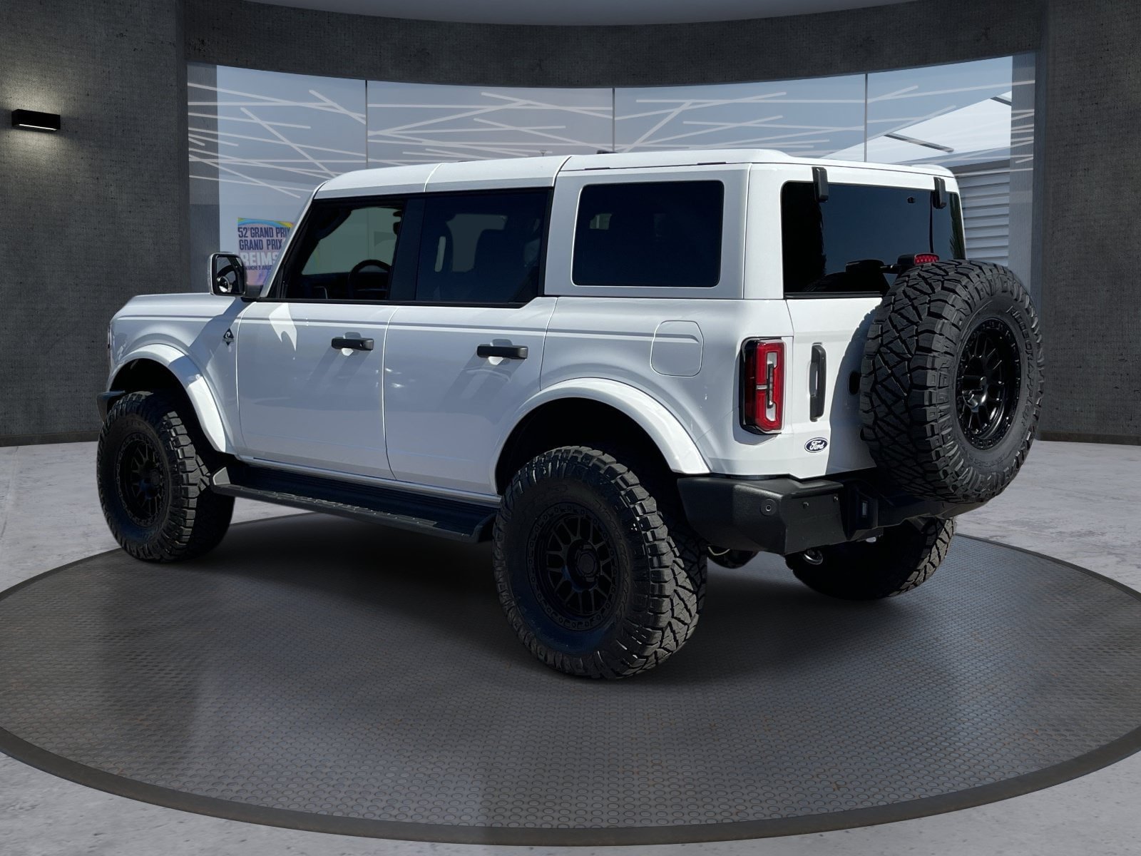 Used 2026 Ford Bronco Outer Banks AWD/4WD image 4