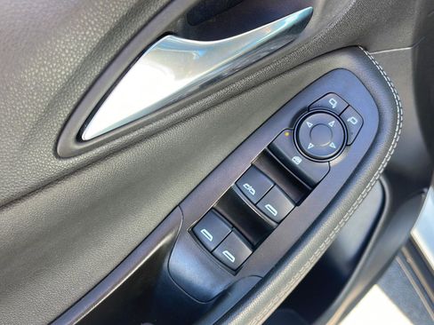 Used 2024 Buick Encore GX Preferred FWD image 12