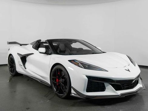 Used 2025 Chevrolet Corvette Z06 w/ Z07 Performance Package image 1