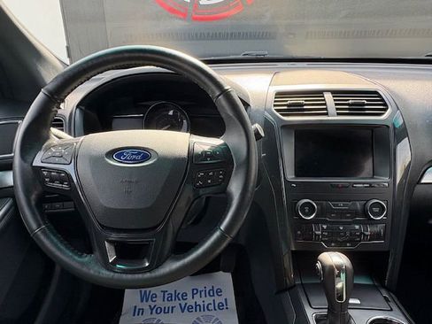 Used 2019 Ford Explorer XLT w/ Equipment Group 202A AWD/4WD image 22