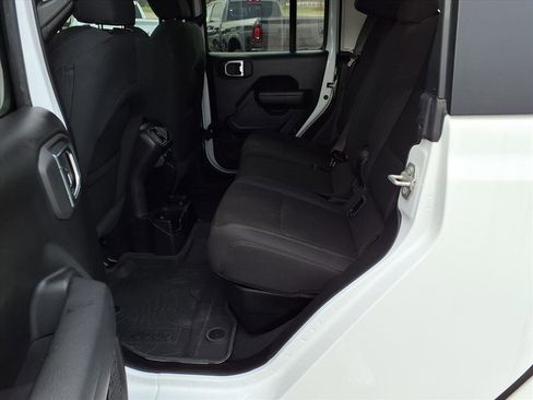 Used 2023 Jeep Gladiator Sport image 15