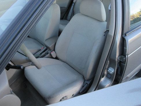 Used 2004 Nissan Sentra S image 11