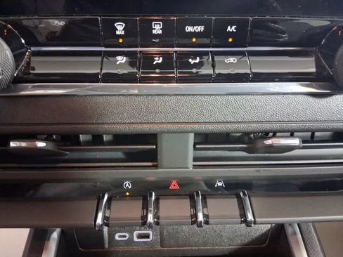 Used 2023 Chevrolet Colorado Trail Boss w/ Safety Package image 40