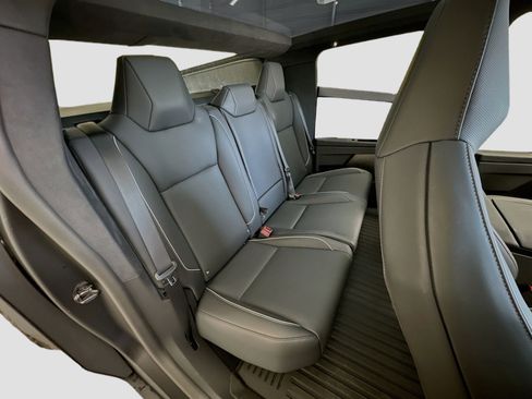 Used 2024 Tesla Cybertruck AWD Crew Cab image 19