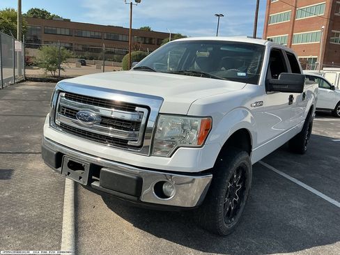 Used 2014 Ford F150 XLT w/ Trailer Tow Package RWD image 5