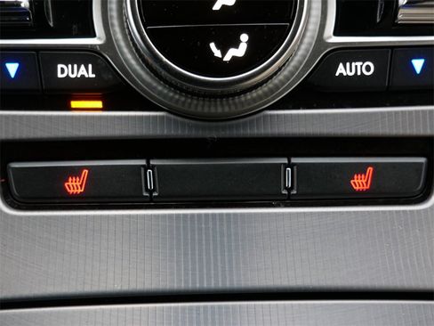 Used 2020 Lincoln MKZ AWD image 22