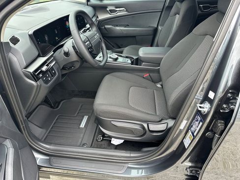 New 2026 Kia Sportage LX FWD image 9