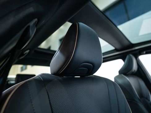 Used 2023 Toyota Crown Limited w/ Advanced Technology Package image 15