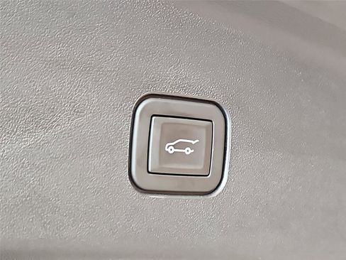 New 2026 Cadillac Vistiq Premium Luxury w/ LPO, Floor Liner Package AWD/4WD image 30