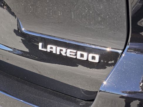 New 2025 Jeep Grand Cherokee L Laredo image 37