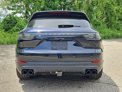 Certified 2023 Porsche Cayenne Platinum Edition AWD/4WD image 6