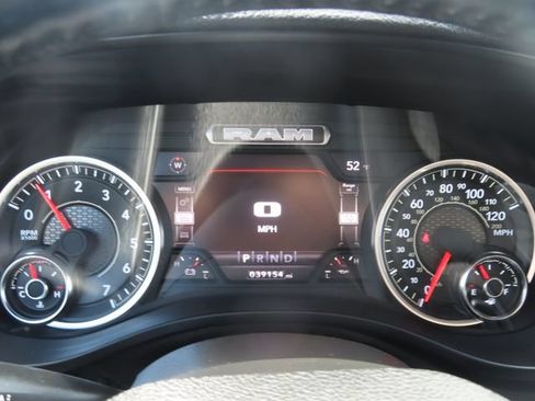 Used 2024 RAM 1500 Laramie AWD/4WD image 36