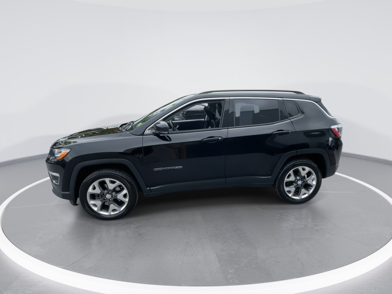 Used 2018 Jeep Compass Limited w/ Navigation Group AWD/4WD image 10