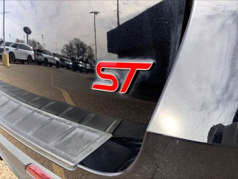 Certified 2020 Ford Explorer ST w/ Premium Technology Package image 30