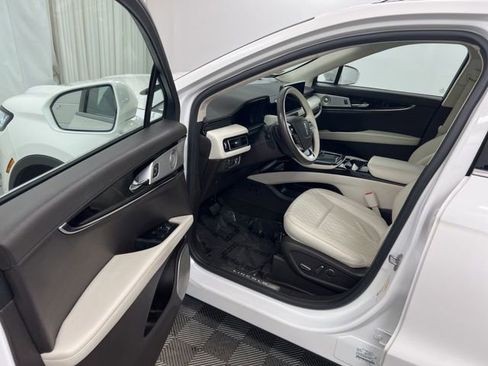 Certified 2022 Lincoln Nautilus Black Label AWD/4WD image 12