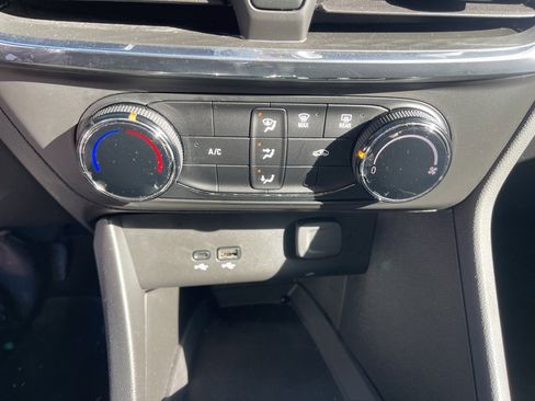 Certified 2025 Buick Encore GX Preferred image 23