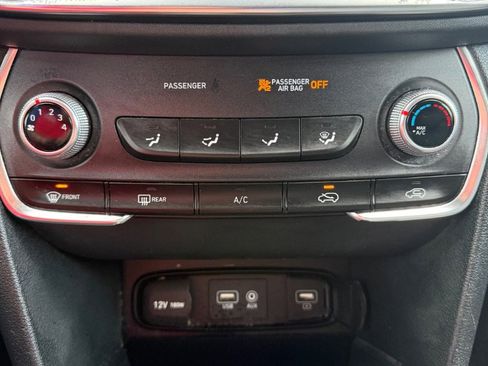 Used 2019 Hyundai Santa Fe SE FWD image 12