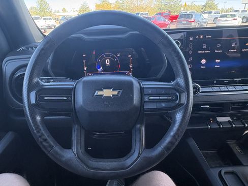 Used 2023 Chevrolet Colorado W/T image 18