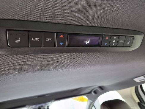 Used 2024 Toyota Sienna Platinum FWD image 24