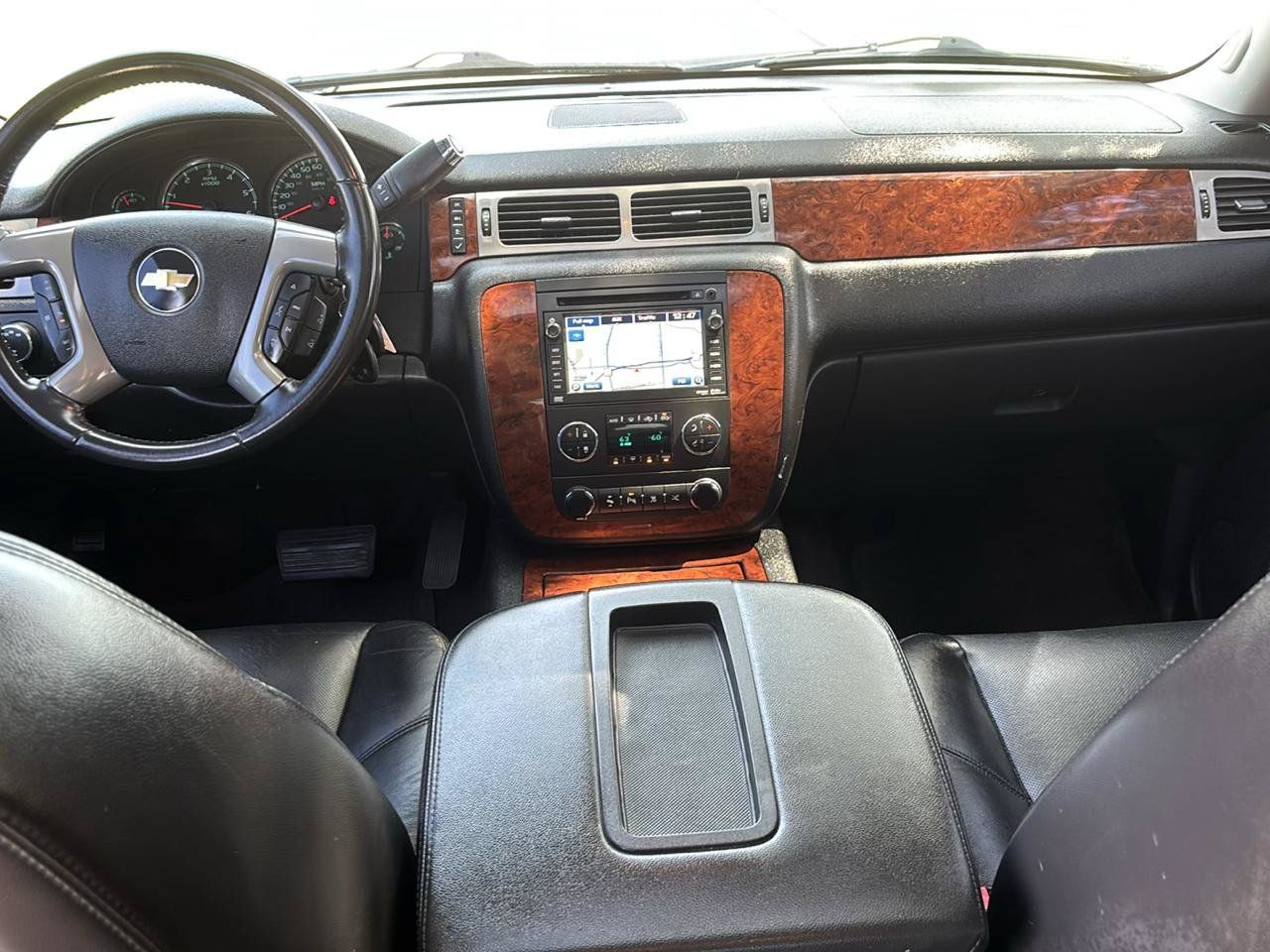 Used 2011 Chevrolet Avalanche LTZ AWD/4WD image 10