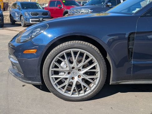 Used 2017 Porsche Panamera 4 w/ Premium Package image 10
