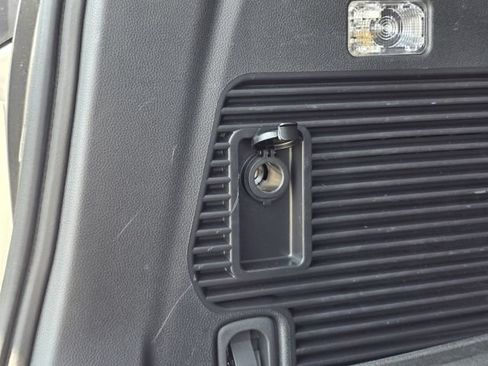 Used 2019 Subaru Ascent Touring AWD/4WD image 33