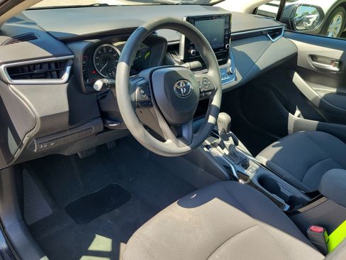 Used 2021 Toyota Corolla LE FWD image 22