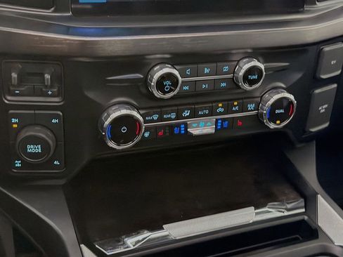 Used 2023 Ford F250 Lariat w/ Chrome Package AWD/4WD image 19