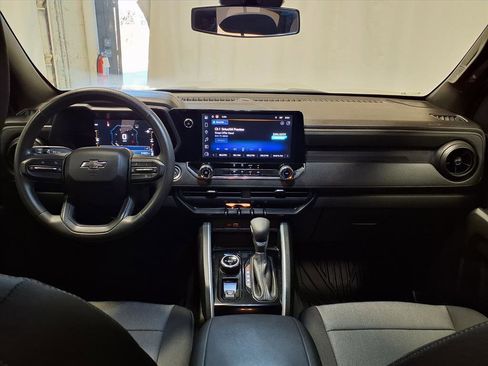 Used 2023 Chevrolet Colorado Trail Boss image 11