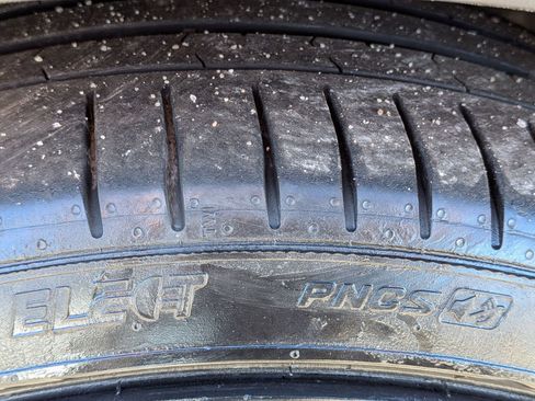 Used 2020 Tesla Model Y Long Range image 11