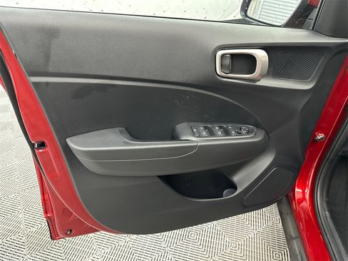 Used 2026 Hyundai Venue SE image 10